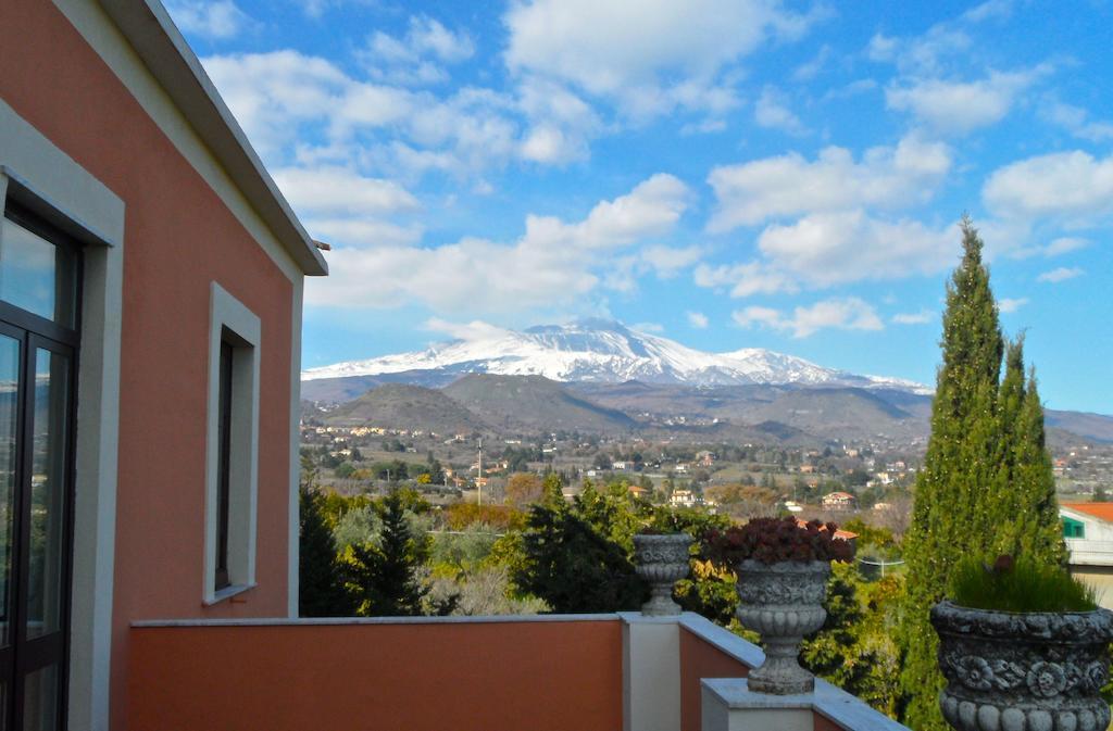Villa Bonaccorso - Antica E Maestosa Villa Con Piscina Ai Piedi Dell'Etna 비아그란데 객실 사진
